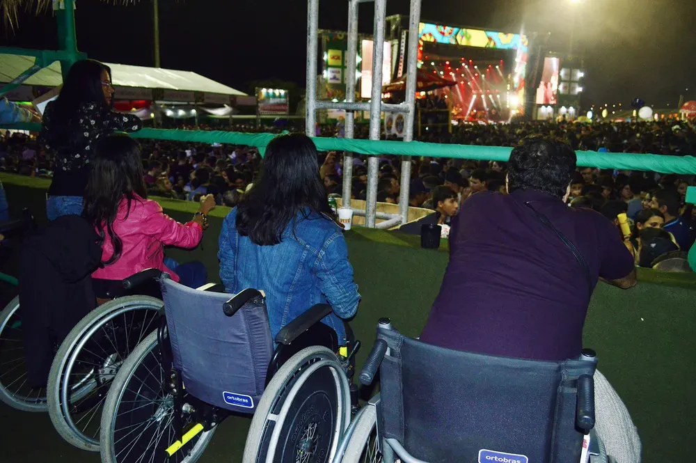 Messias Brito indica eventos culturais adaptados para crianças com deficiência